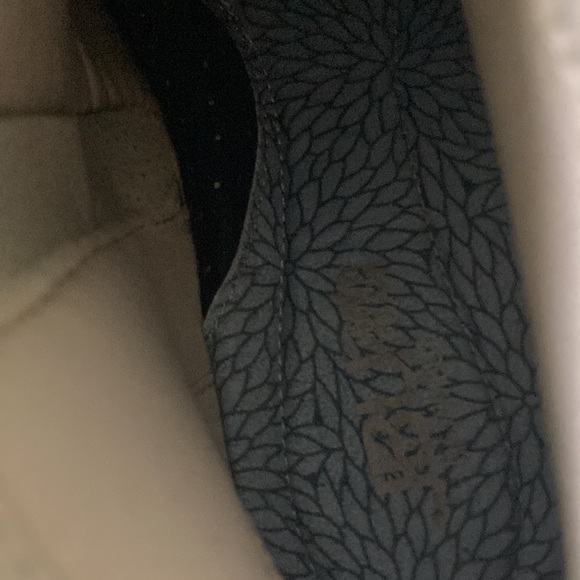 NWT gray JBU booties, size 7.5, vegan leather. Comfortable and stylish. - Picture 8 of 13